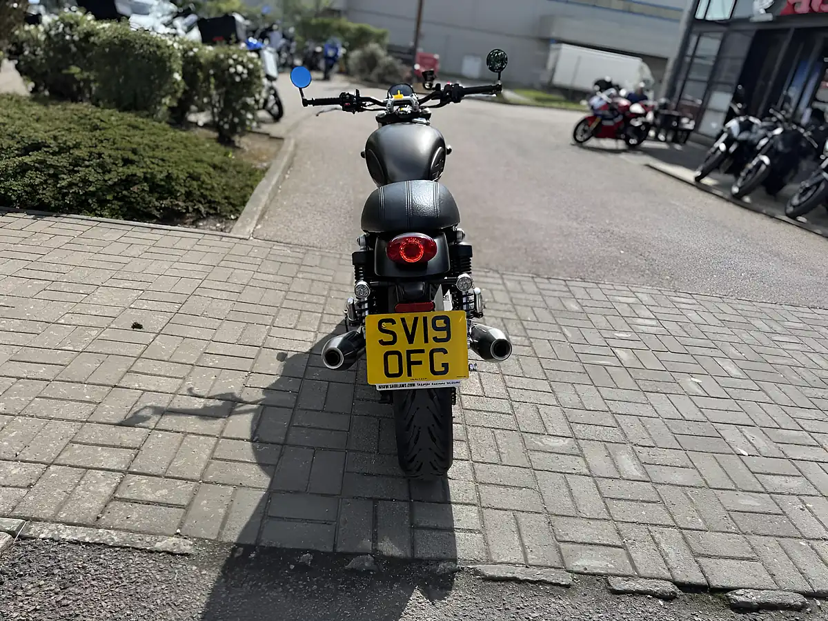 Used 2019 Triumph Street Twin Gold - Interior and Exterior details 8
