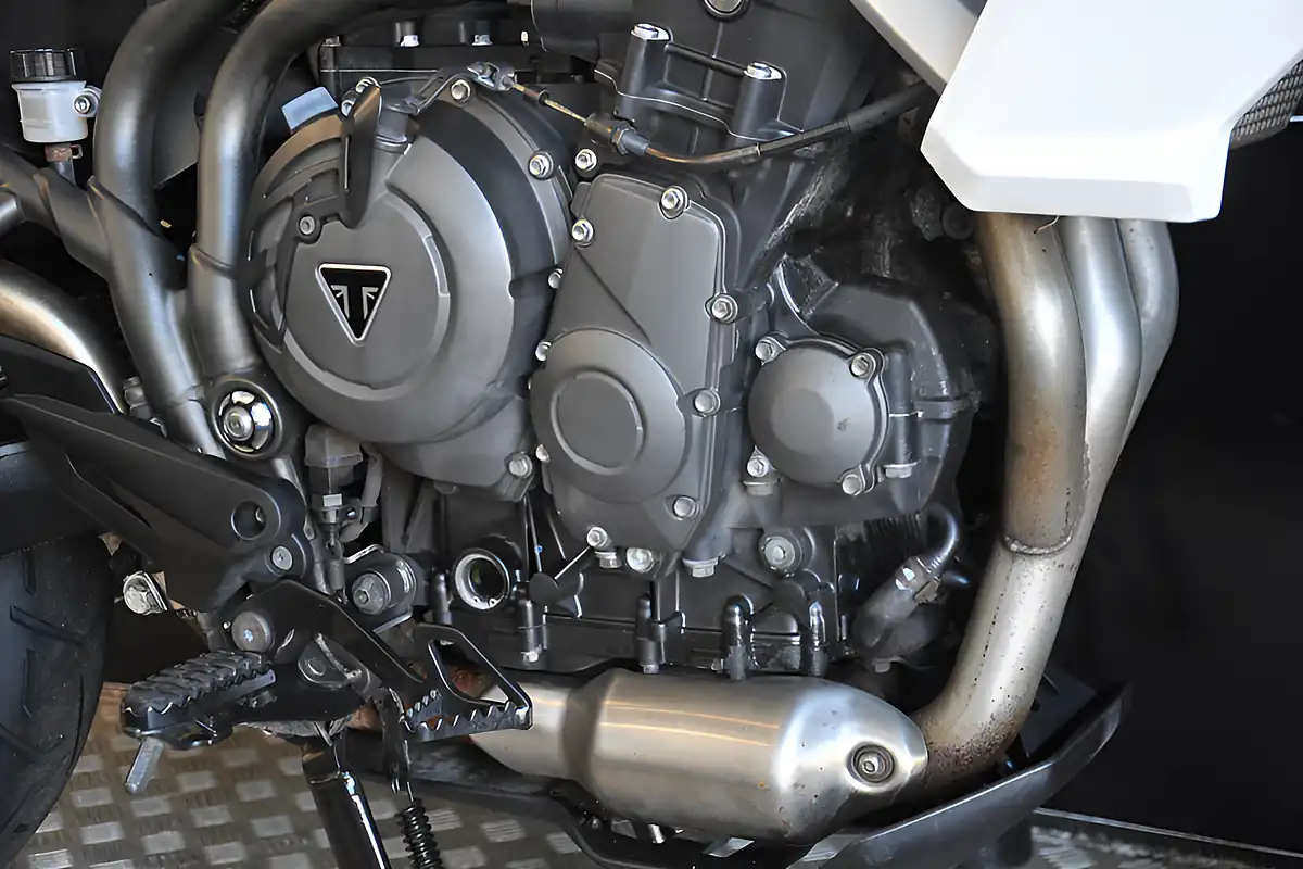 Used 2019 Triumph Tiger 800 Xrt - Top Spec White - Interior and Exterior details 10