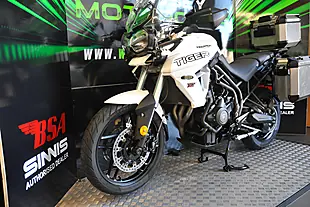 Used 2019 Triumph Tiger 800 Xrt - Top Spec White - Interior and Exterior details 2