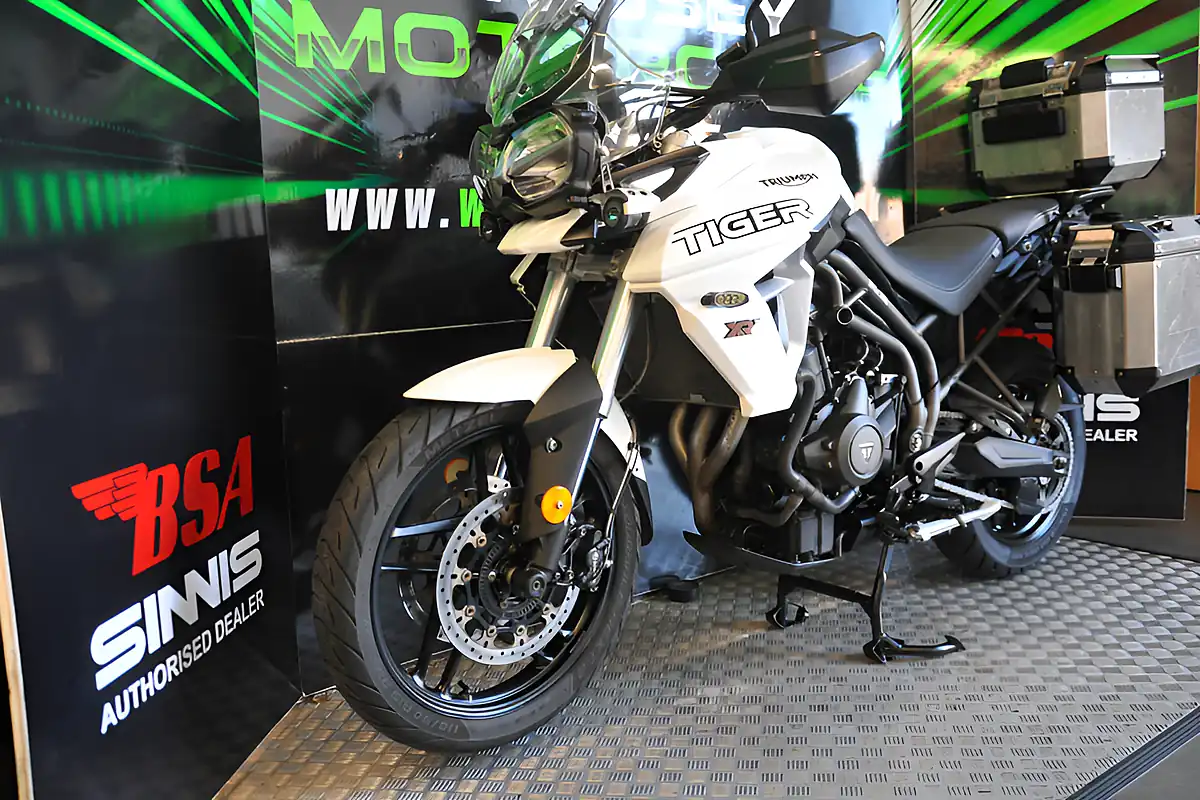 Used 2019 Triumph Tiger 800 Xrt - Top Spec White - Interior and Exterior details 2