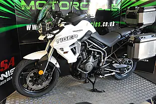 Used 2019 Triumph Tiger 800 Xrt - Top Spec White - Interior and Exterior details 3