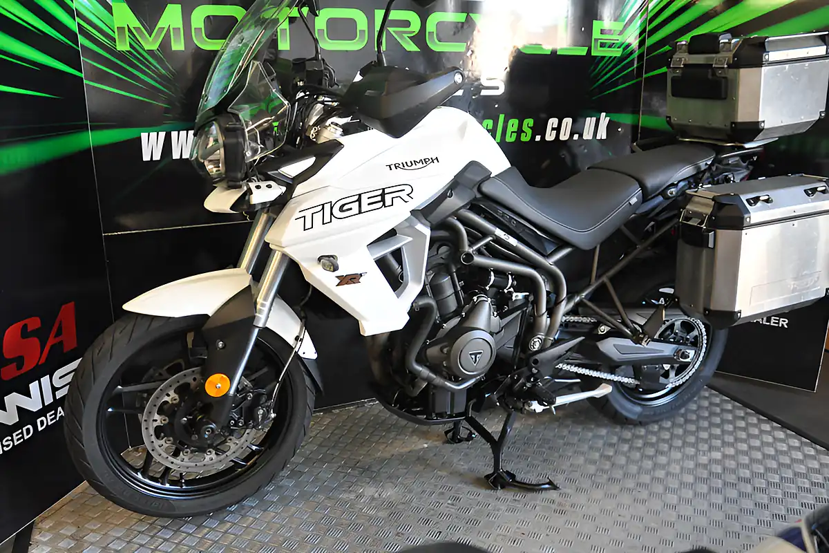 Used 2019 Triumph Tiger 800 Xrt - Top Spec White - Interior and Exterior details 3