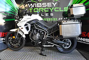 Used 2019 Triumph Tiger 800 Xrt - Top Spec White - Interior and Exterior details 4