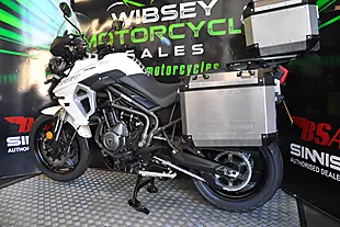 Used 2019 Triumph Tiger 800 Xrt - Top Spec White - Interior and Exterior details 5