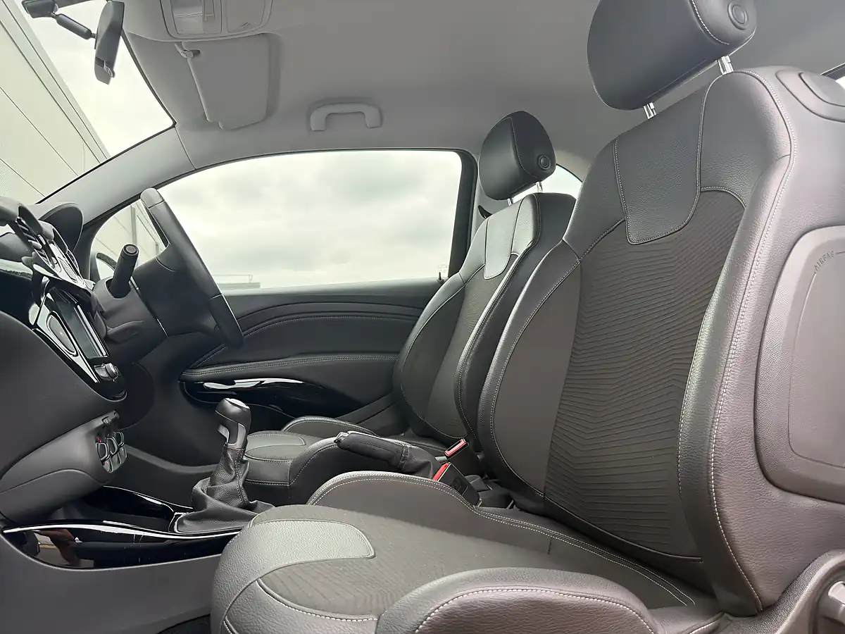 Used 2019 Vauxhall Adam Energised Orange - Interior and Exterior details 16