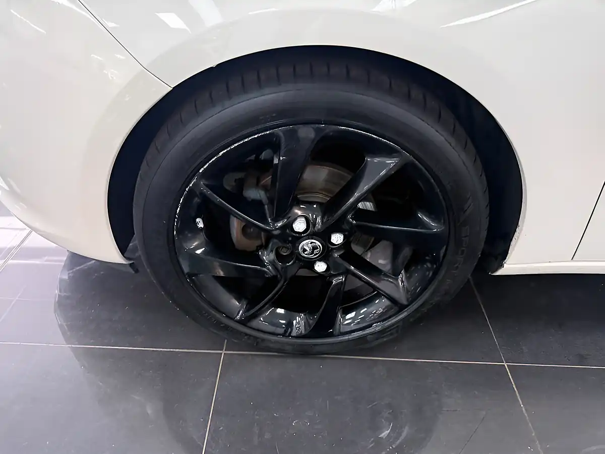 Used 2019 Vauxhall Adam Energised White - Interior and Exterior details 11