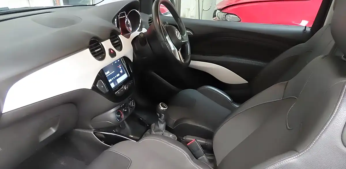 Used 2019 Vauxhall Adam Griffin White - Interior and Exterior details 2
