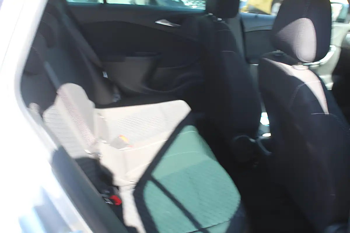 Used 2019 Vauxhall Astra Design Silver - Interior and Exterior details 19