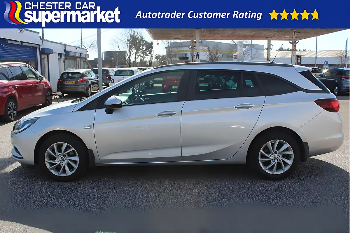 Used 2019 Vauxhall Astra Design Silver - Interior and Exterior details 3