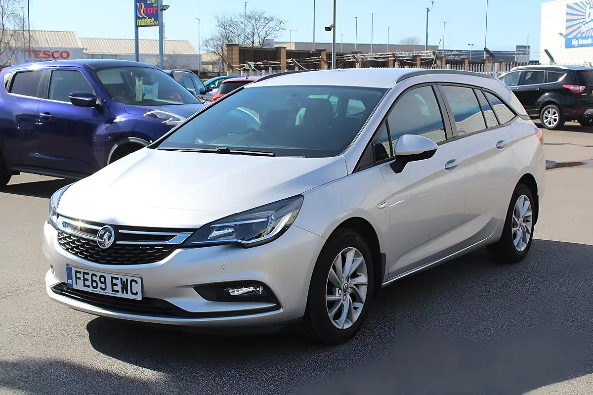 Used 2019 Vauxhall Astra Design Silver - Interior and Exterior details 7