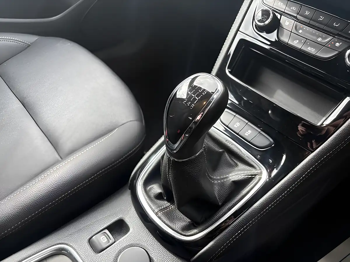 Used 2019 Vauxhall Astra Elite Nav Grey - Interior and Exterior details 11