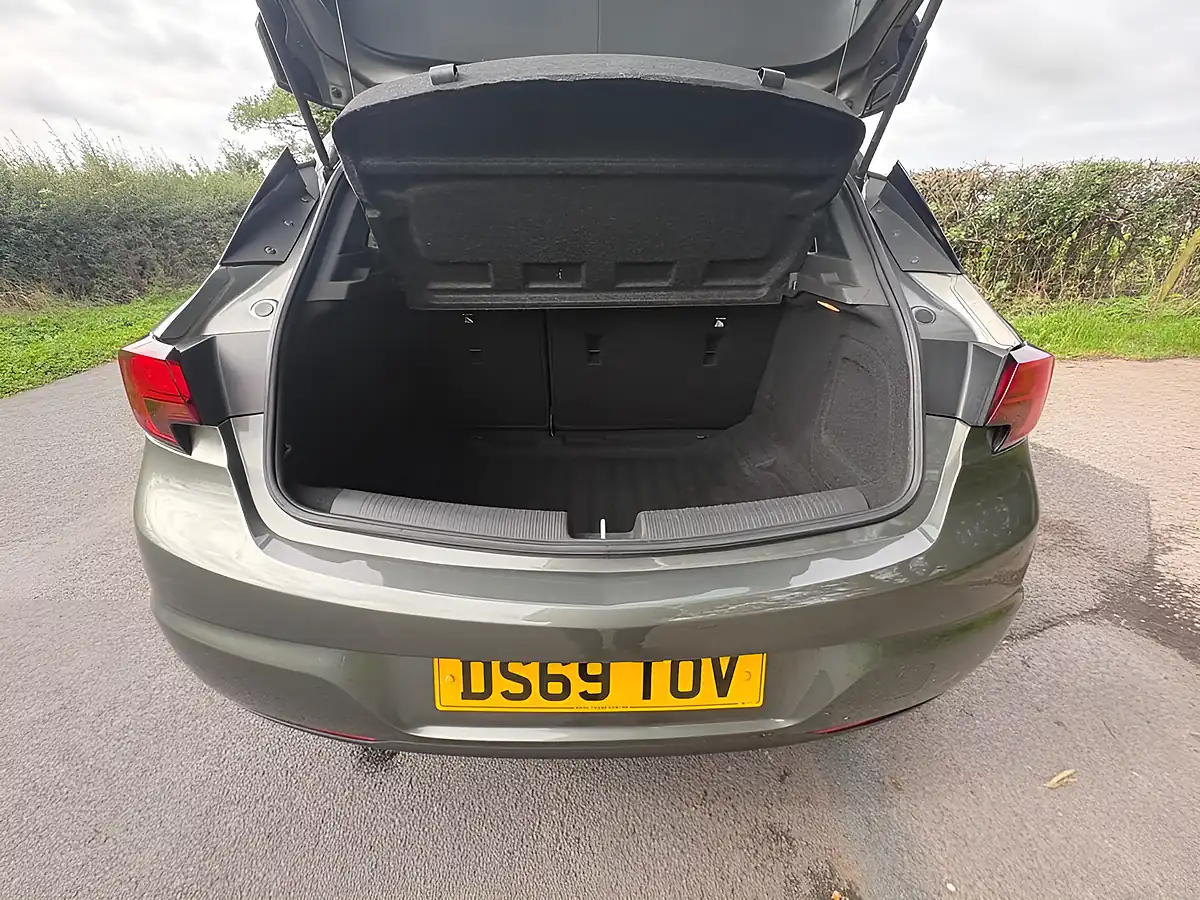 Used 2019 Vauxhall Astra Elite Nav Grey - Interior and Exterior details 15