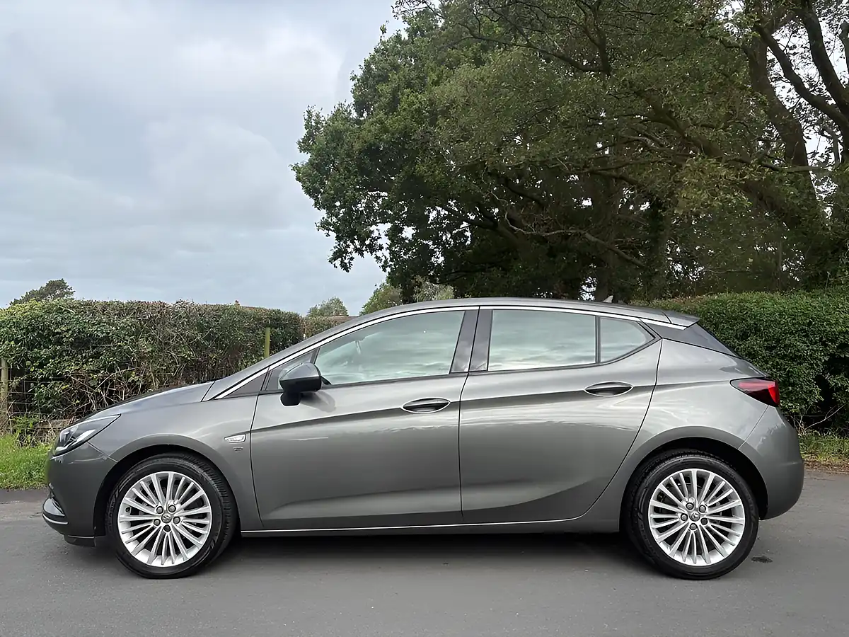 Used 2019 Vauxhall Astra Elite Nav Grey - Interior and Exterior details 4