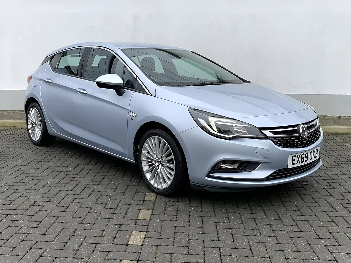 Used 2019 Vauxhall Astra Elite Nav Silver - Interior and Exterior details 3