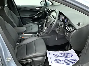Used 2019 Vauxhall Astra Elite Nav Silver - Interior and Exterior details 5