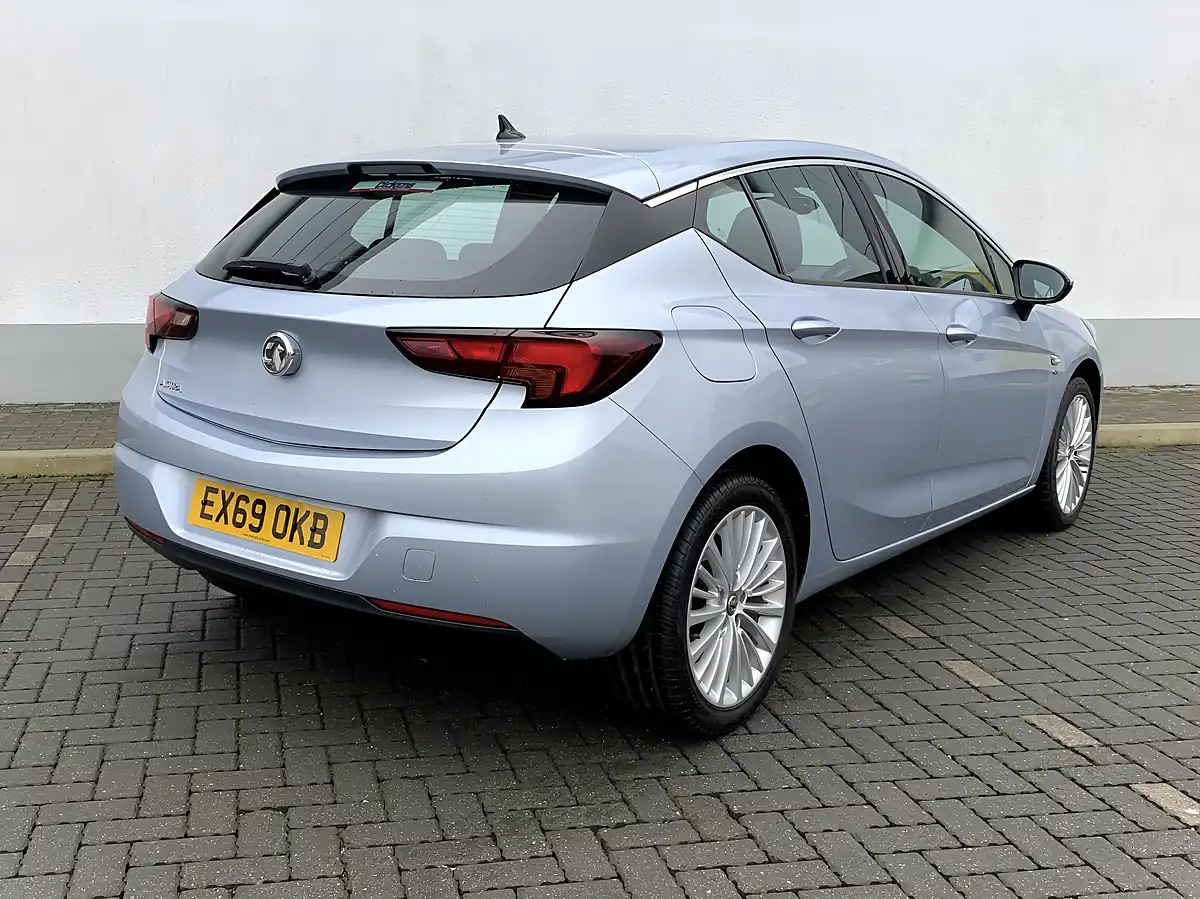Used 2019 Vauxhall Astra Elite Nav Silver - Interior and Exterior details 9