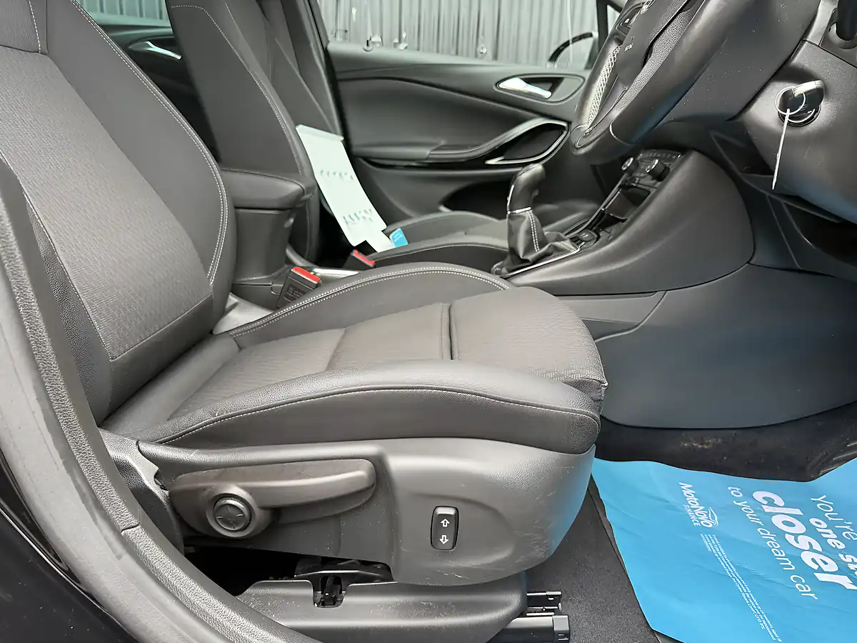 Used 2019 Vauxhall Astra Griffin Black - Interior and Exterior details 12