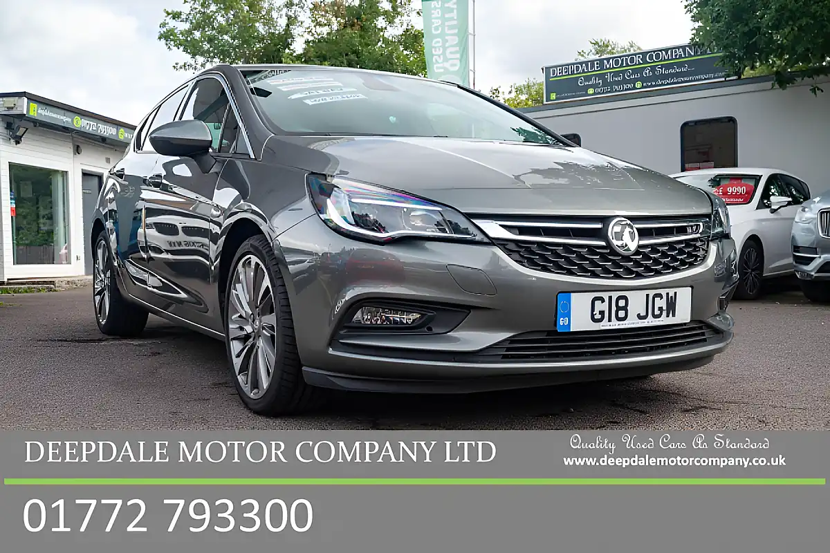 Used 2019 Vauxhall Astra Griffin Cosmic Grey - Front View