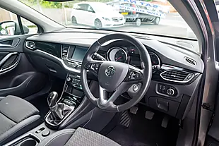 Used 2019 Vauxhall Astra Griffin Cosmic Grey - Interior and Exterior details 10
