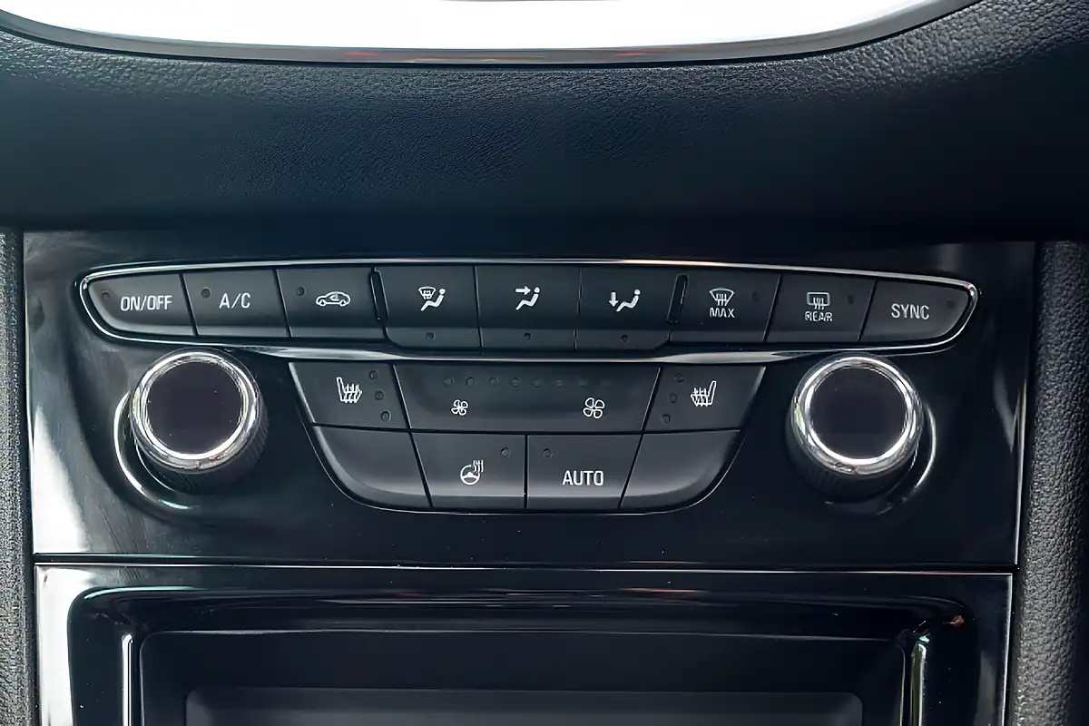 Used 2019 Vauxhall Astra Griffin Cosmic Grey - Interior and Exterior details 12