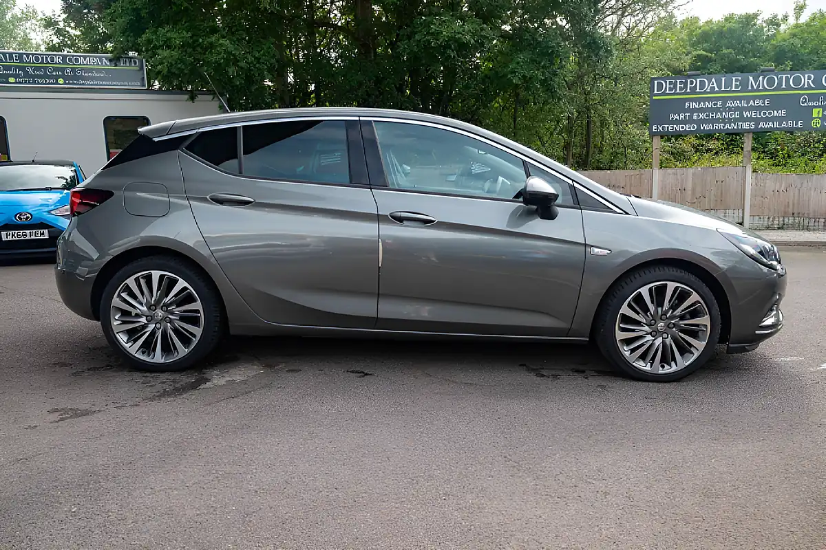 Used 2019 Vauxhall Astra Griffin Cosmic Grey - Interior and Exterior details 8