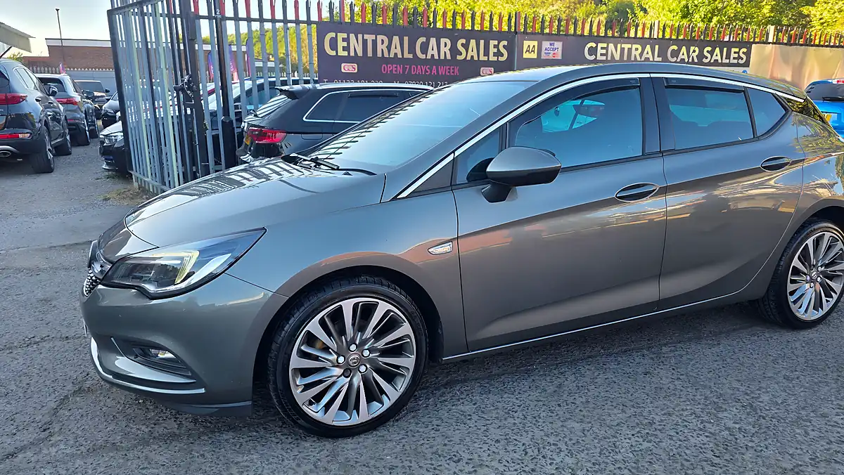 Used 2019 Vauxhall Astra Griffin Grey - Interior and Exterior details 12