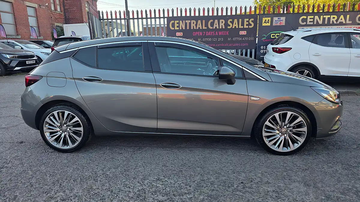 Used 2019 Vauxhall Astra Griffin Grey - Interior and Exterior details 5