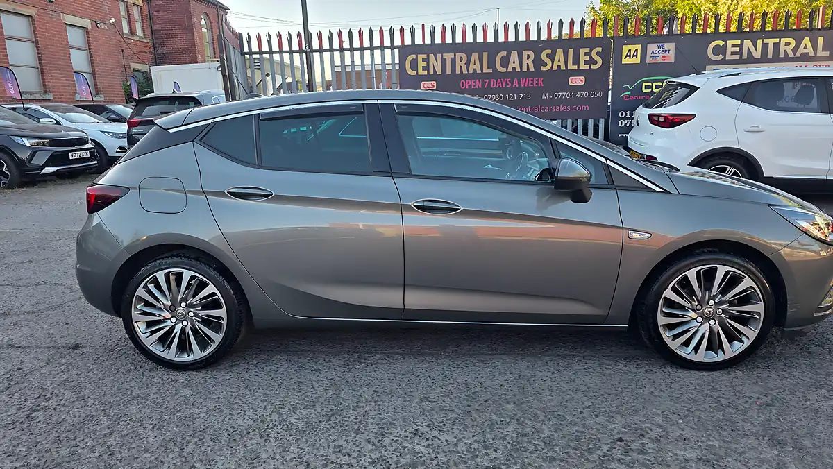 Used 2019 Vauxhall Astra Griffin Grey - Interior and Exterior details 7