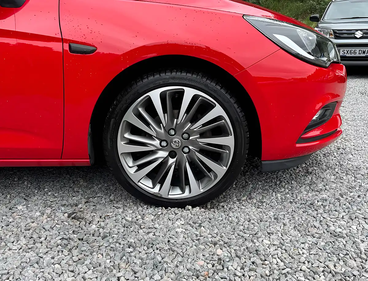 Used 2019 Vauxhall Astra Griffin Lava Red - Interior and Exterior details 9
