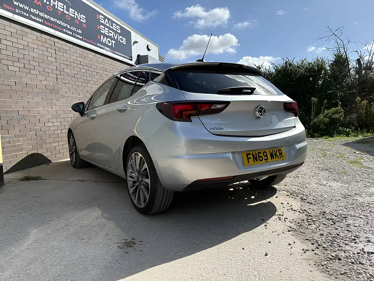 Used 2019 Vauxhall Astra Griffin Silver - Interior and Exterior details 10