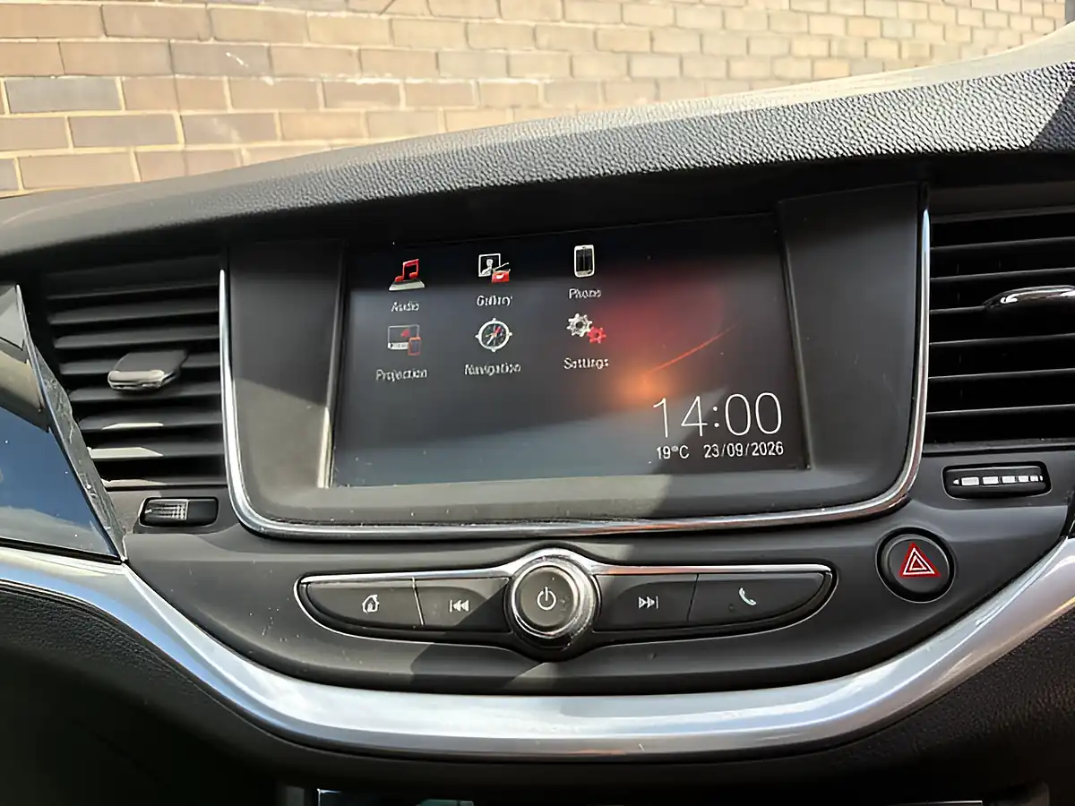 Used 2019 Vauxhall Astra Griffin Silver - Interior and Exterior details 20