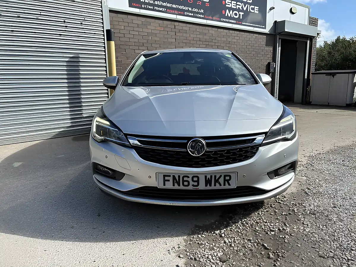 Used 2019 Vauxhall Astra Griffin Silver - Interior and Exterior details 3