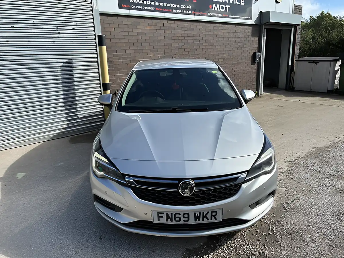 Used 2019 Vauxhall Astra Griffin Silver - Interior and Exterior details 4