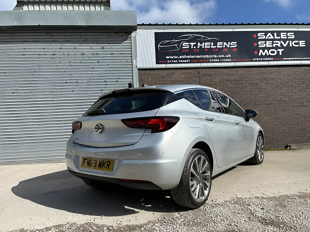 Used 2019 Vauxhall Astra Griffin Silver - Interior and Exterior details 8