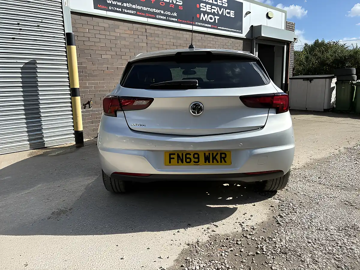 Used 2019 Vauxhall Astra Griffin Silver - Interior and Exterior details 9
