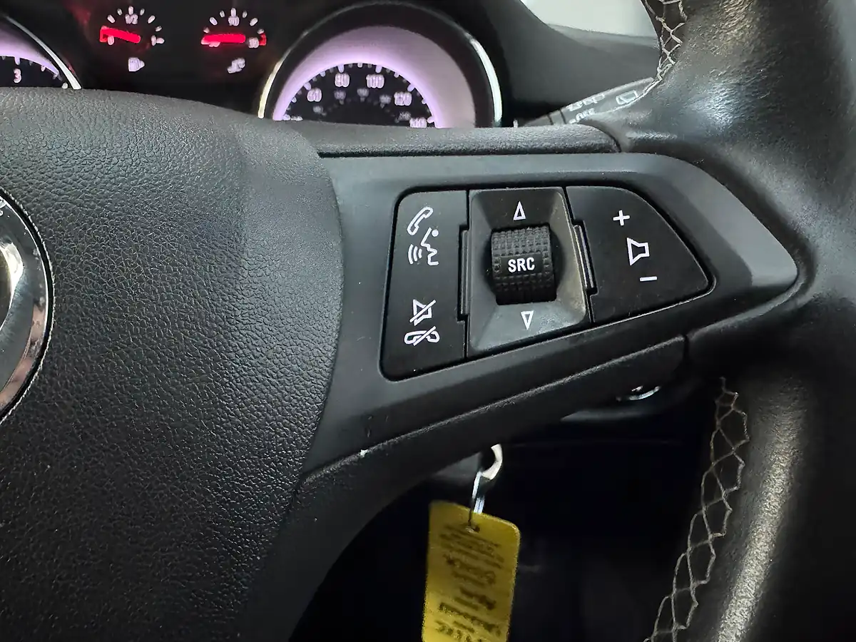 Used 2019 Vauxhall Astra Sri Black - Interior and Exterior details 16
