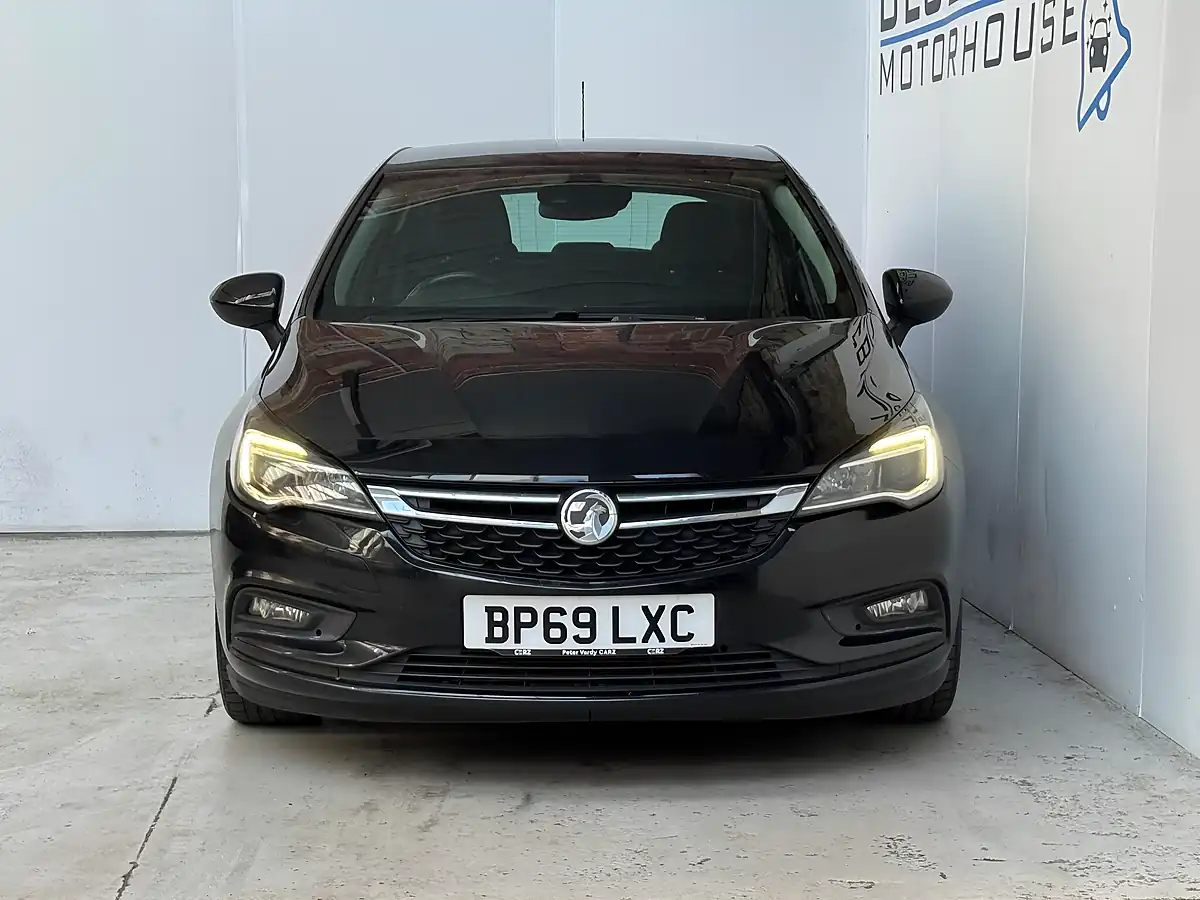Used 2019 Vauxhall Astra Sri Black - Interior and Exterior details 2