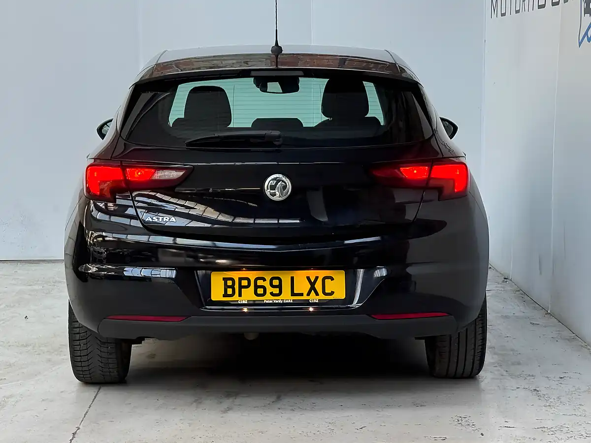 Used 2019 Vauxhall Astra Sri Black - Interior and Exterior details 5