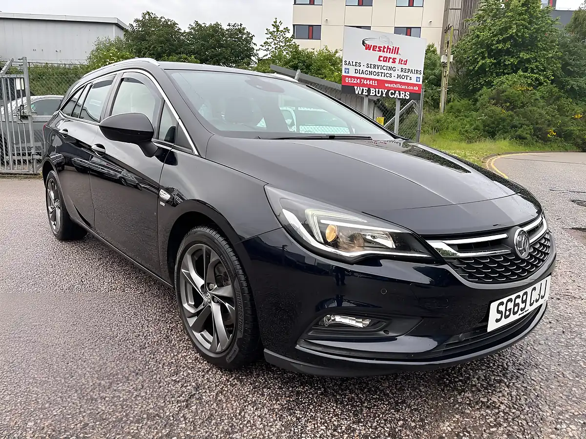 Used 2019 Vauxhall Astra Sri Blue - Front View