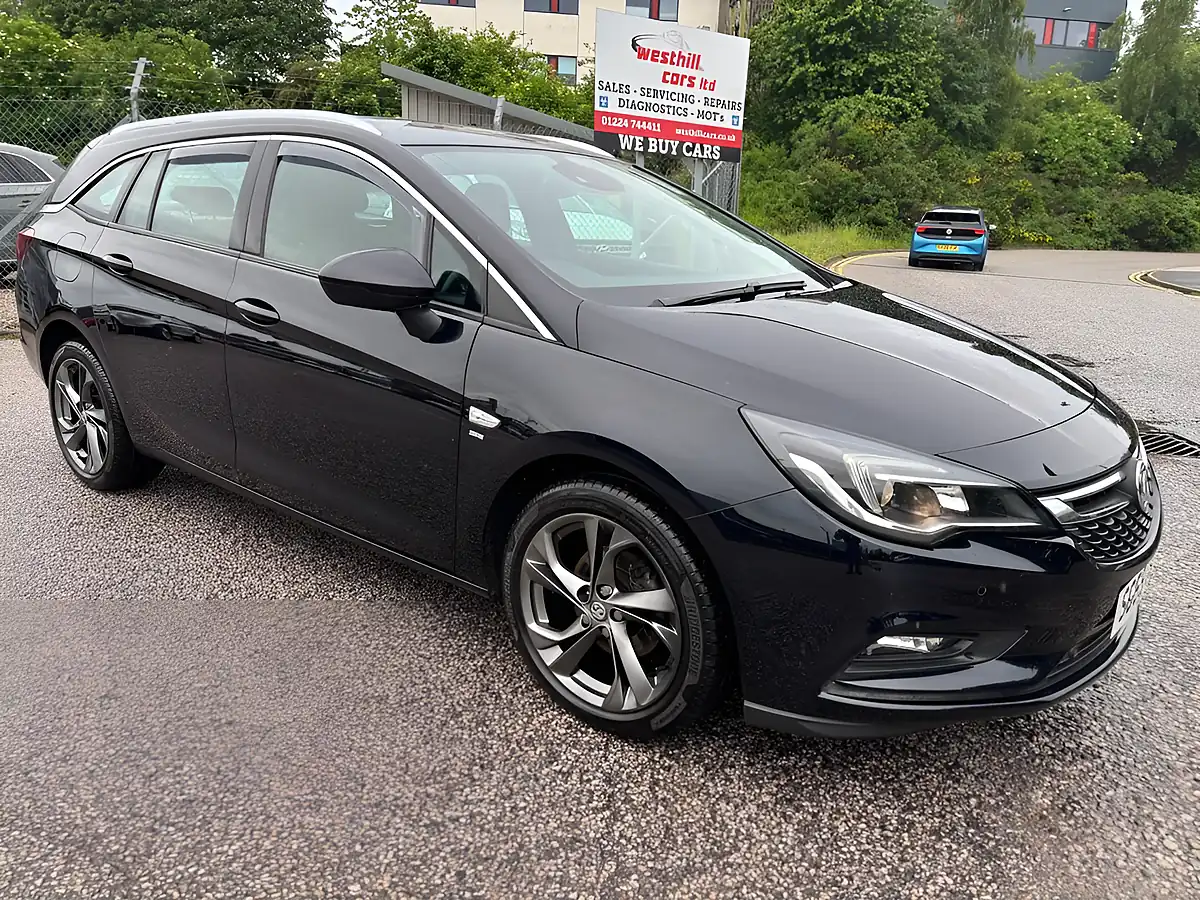 Used 2019 Vauxhall Astra Sri Blue - Interior and Exterior details 5
