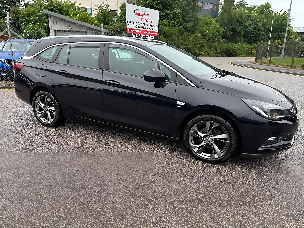 Used 2019 Vauxhall Astra Sri Blue - Interior and Exterior details 6