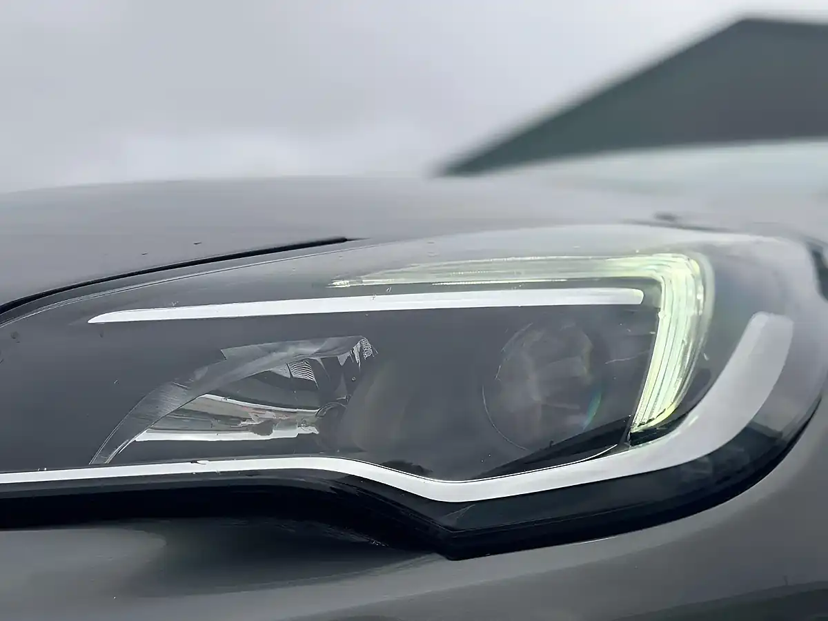 Used 2019 Vauxhall Astra Sri Grey - Interior and Exterior details 18