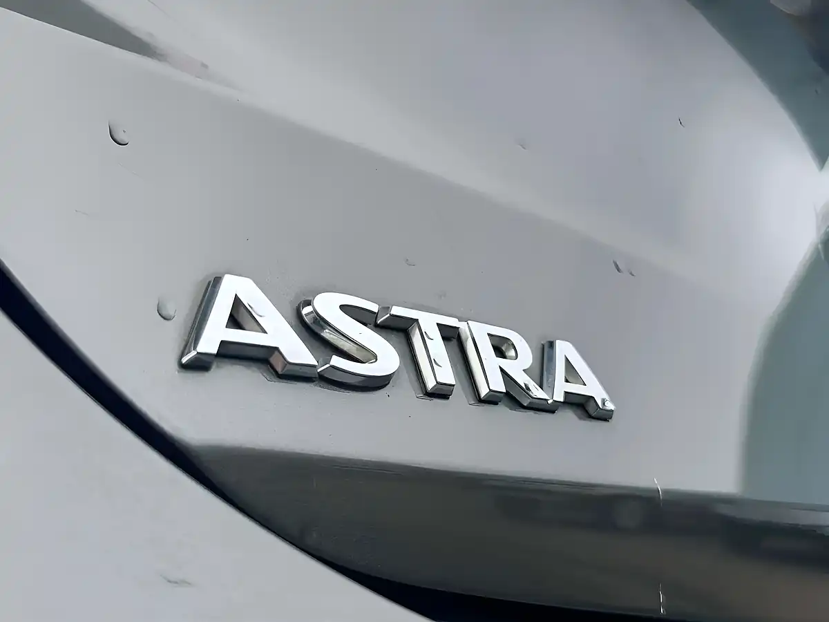 Used 2019 Vauxhall Astra Sri Grey - Interior and Exterior details 19