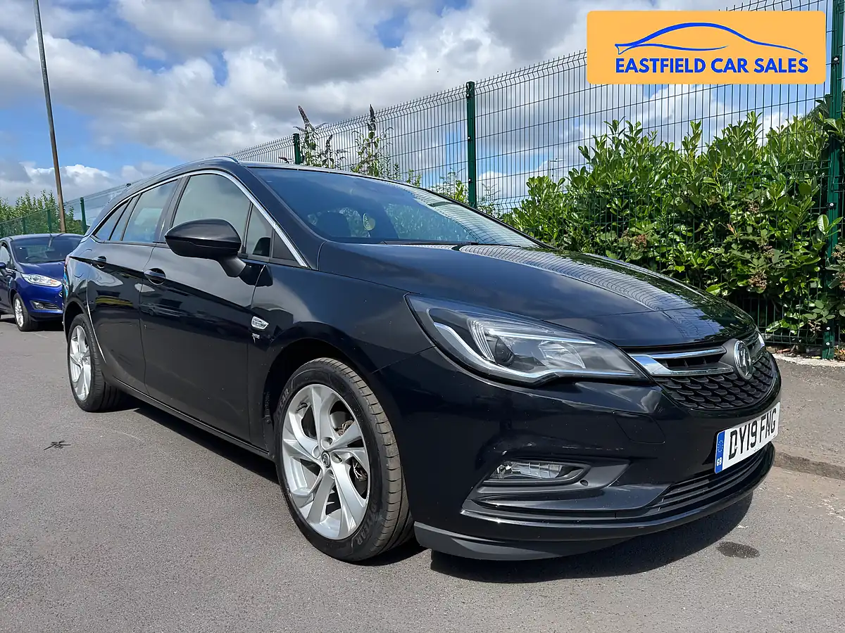 Used 2019 Vauxhall Astra Sri Nav Black - Front View