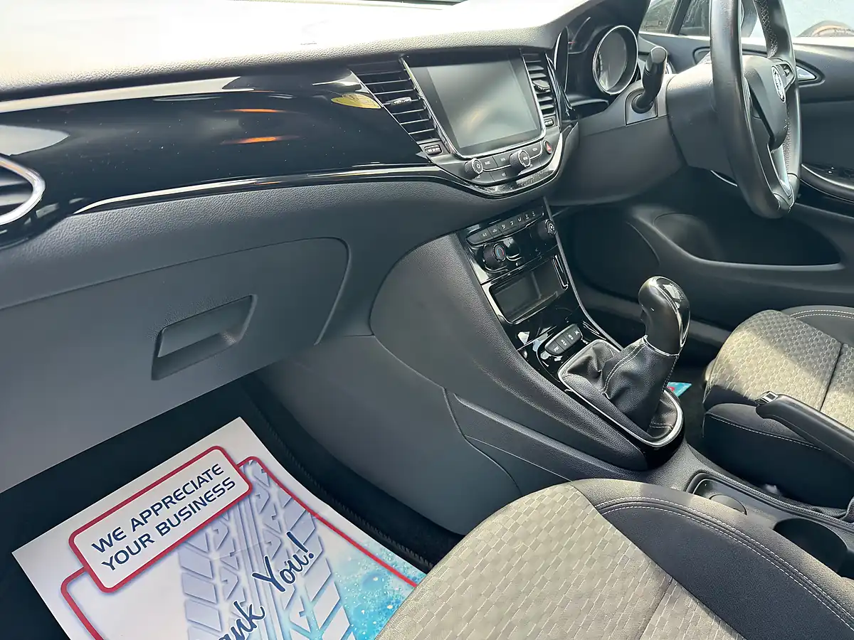 Used 2019 Vauxhall Astra Sri Nav Black - Interior and Exterior details 4