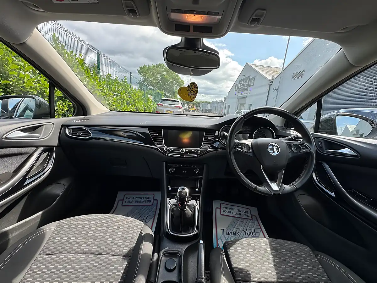 Used 2019 Vauxhall Astra Sri Nav Black - Interior and Exterior details 6