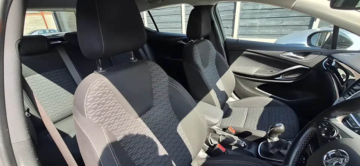 Used 2019 Vauxhall Astra Sri Nav Black - Interior and Exterior details 10