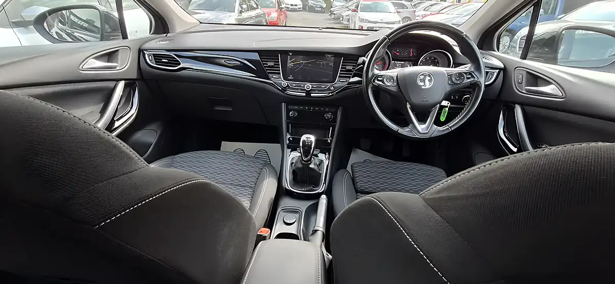 Used 2019 Vauxhall Astra Sri Nav Black - Interior and Exterior details 16