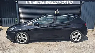 Used 2019 Vauxhall Astra Sri Nav Black - Interior and Exterior details 8