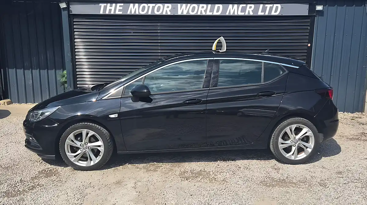 Used 2019 Vauxhall Astra Sri Nav Black - Interior and Exterior details 8